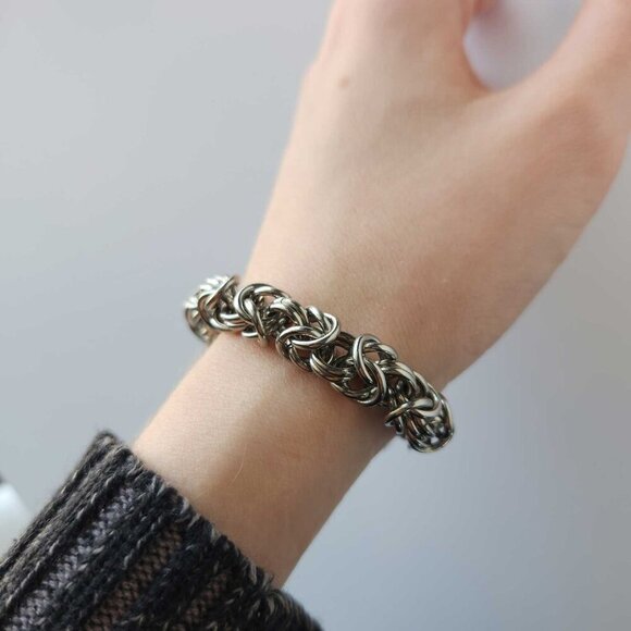 Gothic byzantine chainmail chunky silver bracelet ✦  Modern medieval accessory ✦ - Picture 2 of 10
